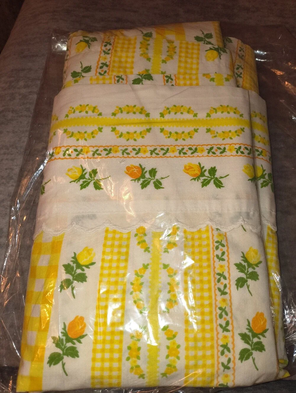 Yellow Rose Print Vintage-Style Sheet Set - Picture 1 of 1